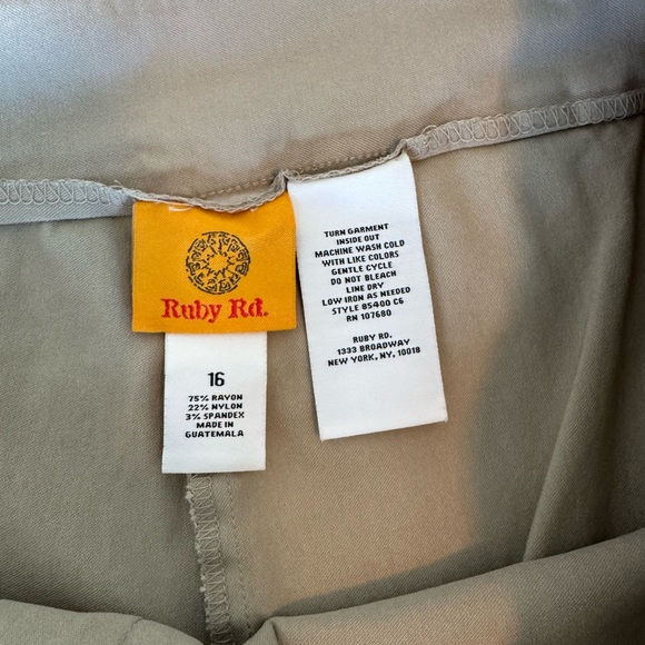 Ruby Rd. Beige Capris  Pants - Picture 3 of 5